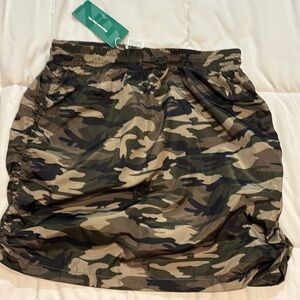 NWT CUTE Rusched Sides Camo Skirt